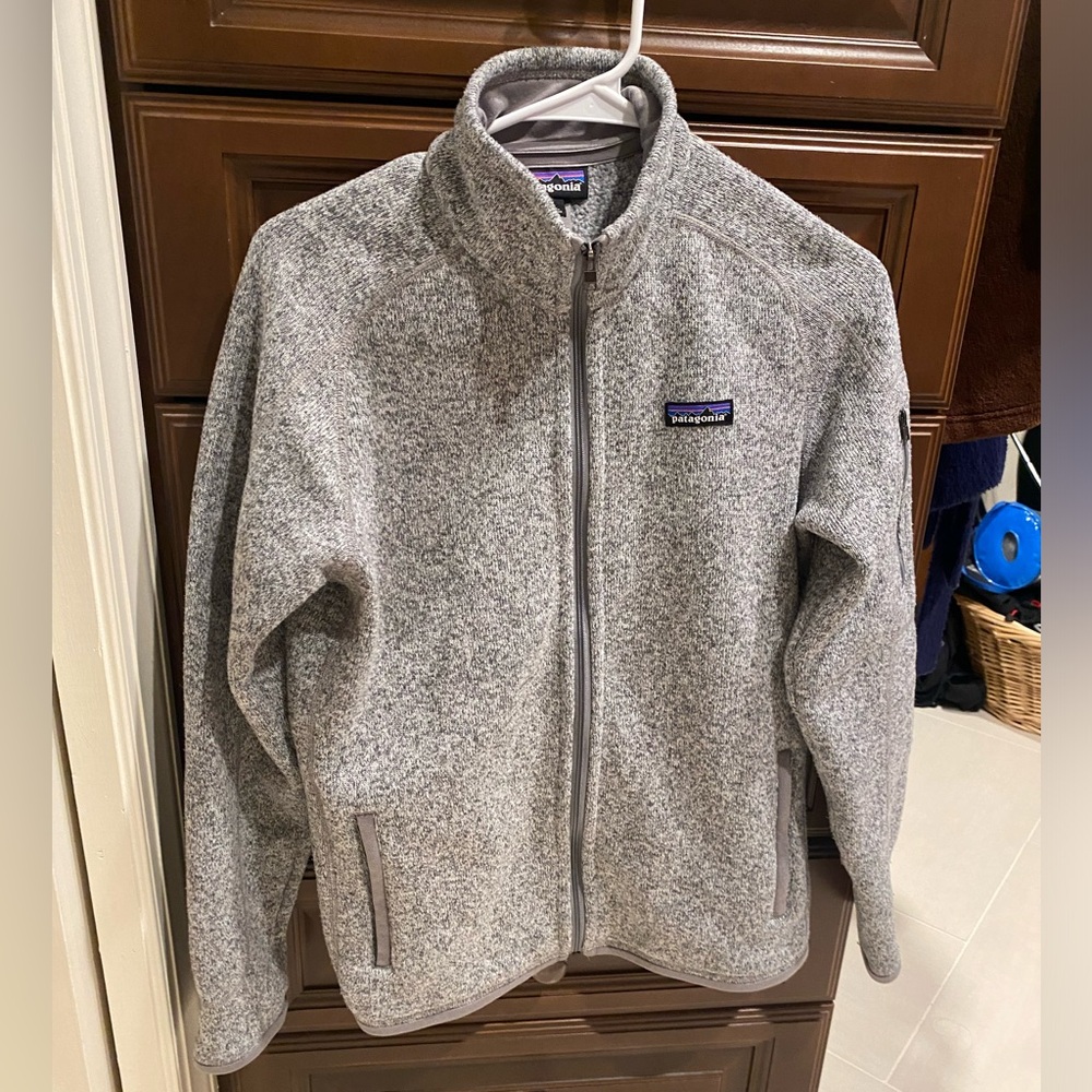 Patagonia zip up / grey / medium